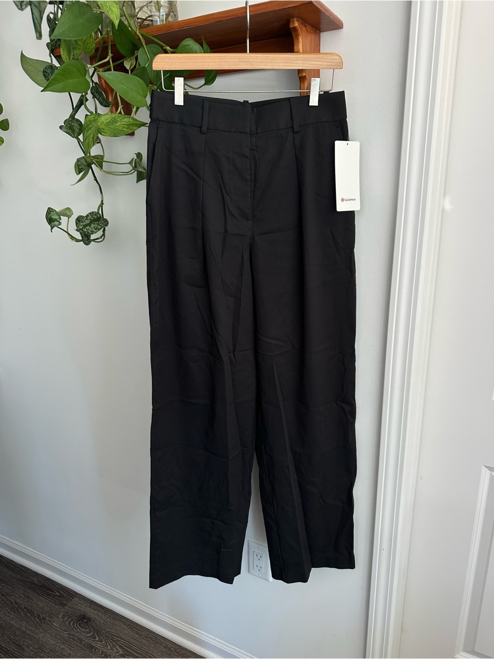 Lululemon Pleat-Front High-Rise Trouser